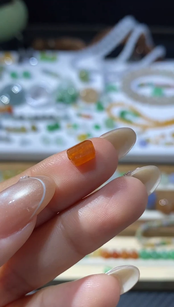 未镶嵌定制翡翠卡4.6随形    168+16