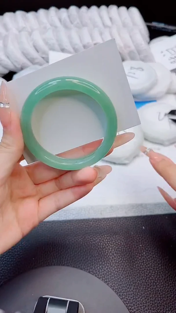 未镶嵌手镯石英质玉112-52