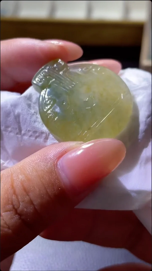 定制翡翠未镶嵌挂件