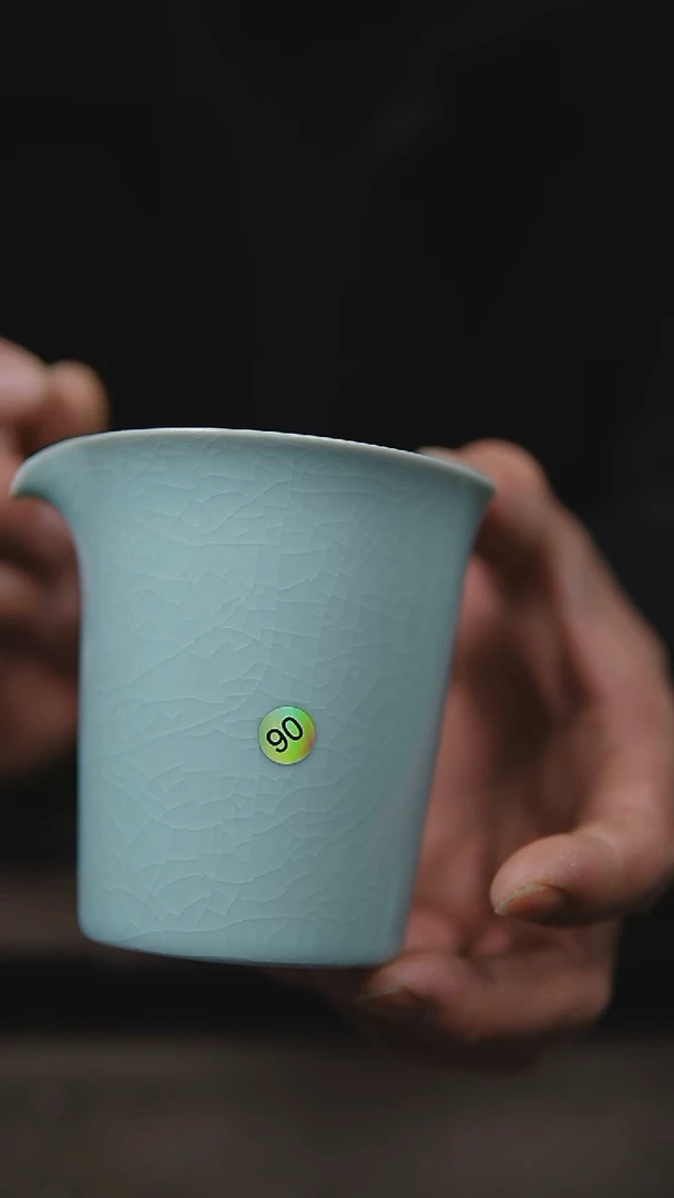 【闪购商品】杯仿古月白鹰嘴公道杯大瑕90