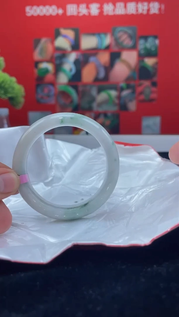 翡翠手镯未镶嵌手镯18