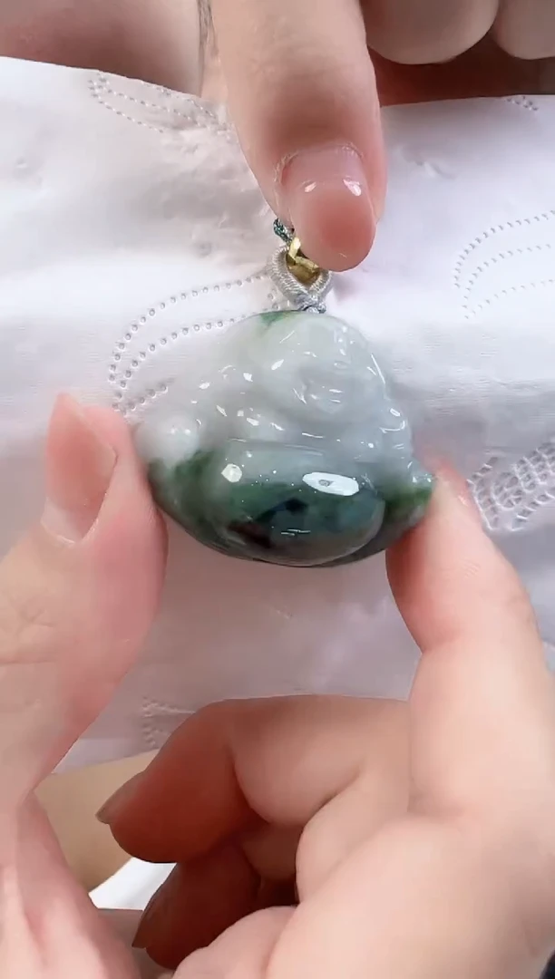 翡翠未镶嵌吊坠(不含链)孤品翡翠A货飘绿佛吊坠