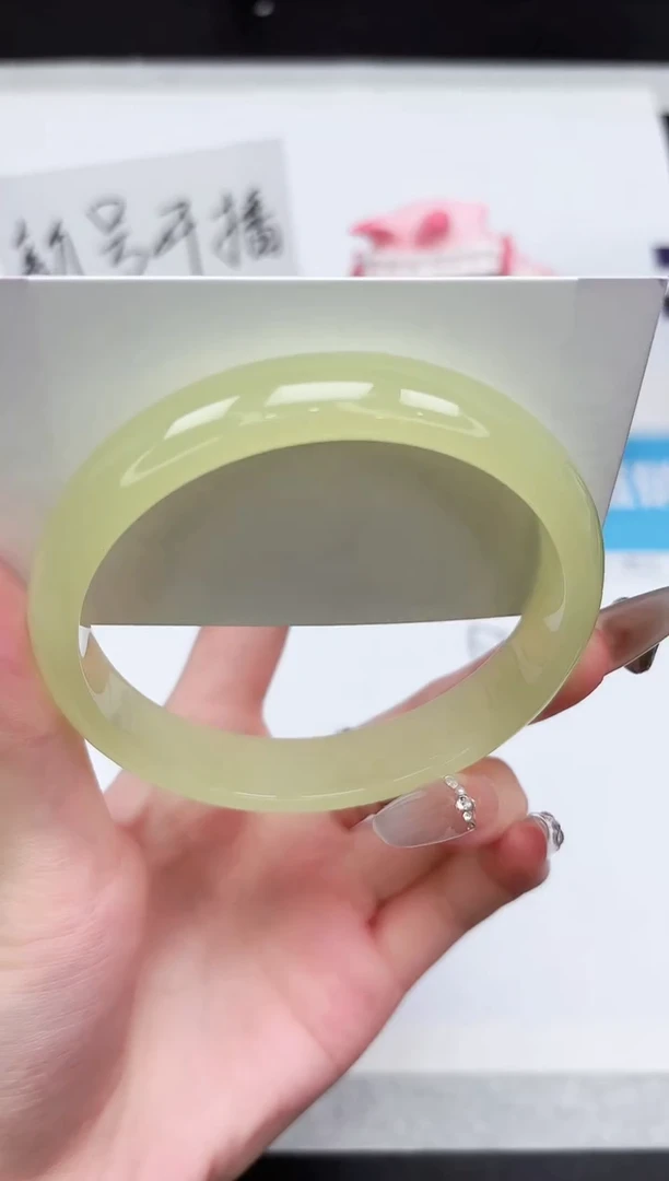 石英质玉手镯未镶嵌387-65.1