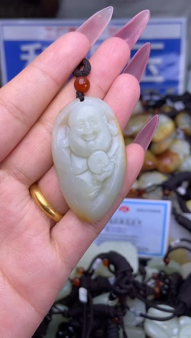 和田玉未镶嵌颈饰1