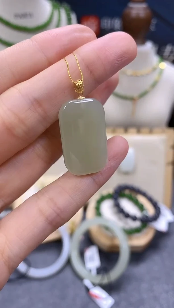 和田玉18K金镶嵌颈饰cg