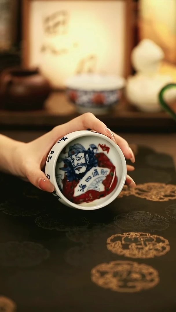 M1006C青花釉里红钟馗图矮炉式杯
