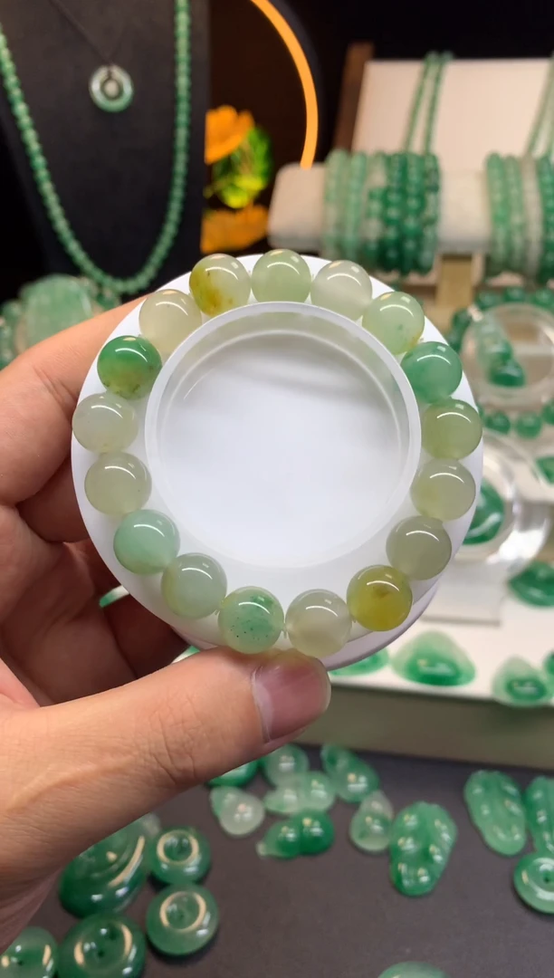 未镶嵌手串石英质玉（非洲翠）卡12手串