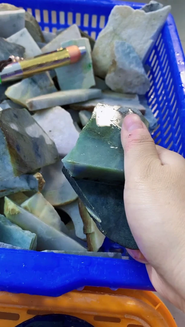 颈饰未镶嵌翡翠自*天然翡翠102