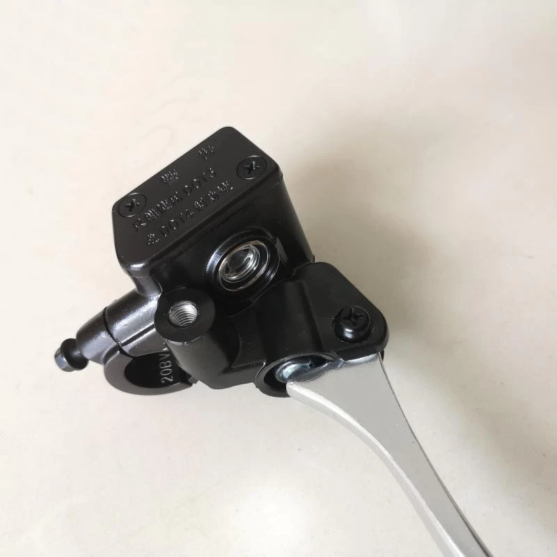 适用铃木丽彩QS125T-2/2B前碟刹车上泵韵彩QS100T-A前碟刹车手把