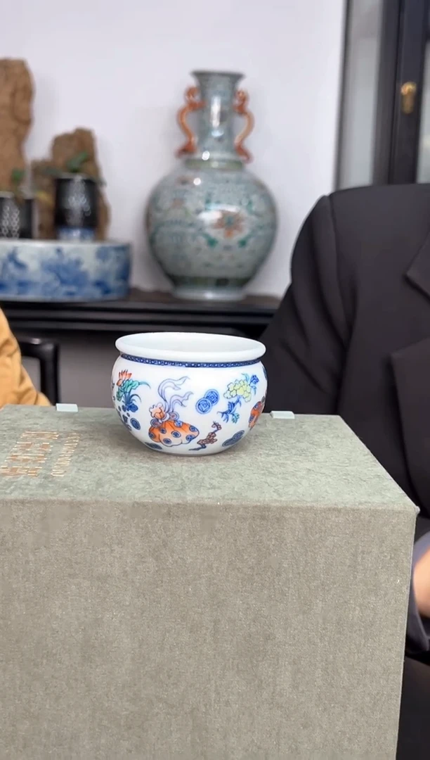 陶官窑斗彩女将军涂杏花专场45