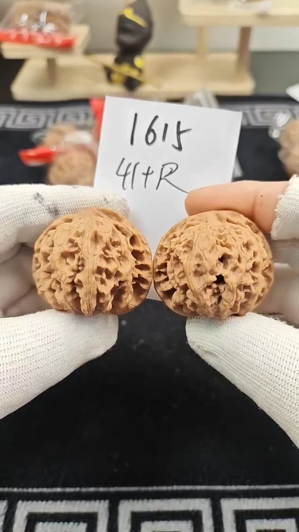 【闪购商品】文玩核桃吊坠苹果园