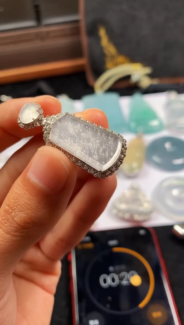 未镶嵌定制翡翠胡**～5011毛货不退不换