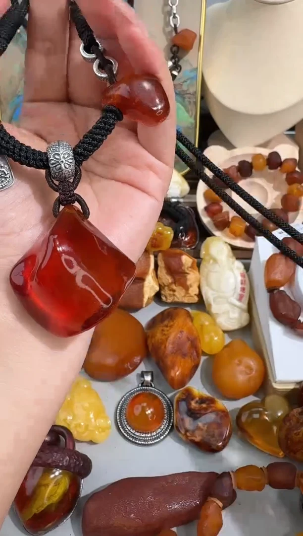 未镶嵌琥珀裸石清**水琥珀