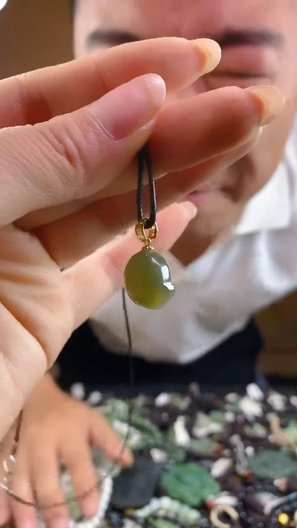 和田玉未镶嵌颈饰多样性发货，拍一发一