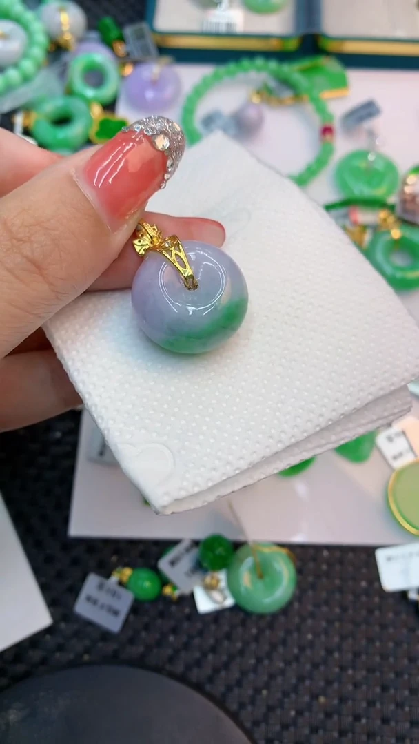 颈饰未镶嵌翡翠1