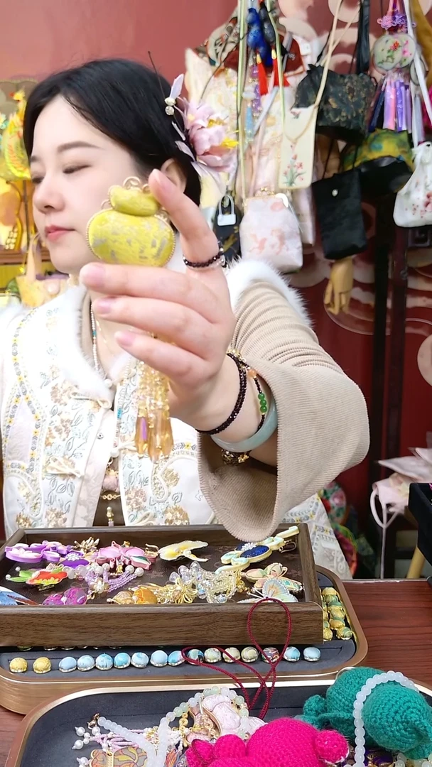 纯铜合金琉璃非遗绒花耳钩