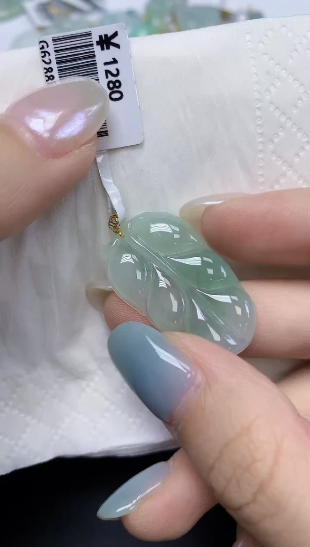 翡翠18K金镶嵌颈饰天然缅甸翡翠A货