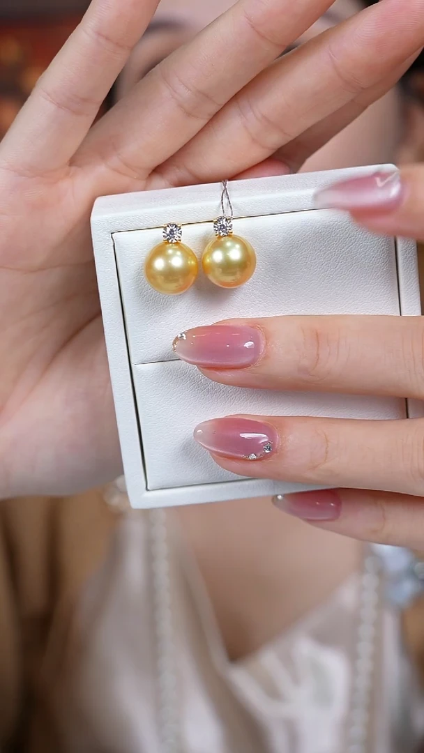 18K金镶嵌耳钉海水珍珠10-11mm金珠