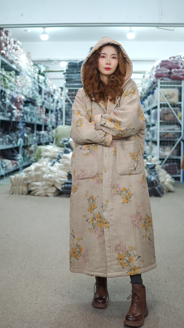 花璟与麻原创设计款5D印花连帽夹棉外套（衣长116胸围138）