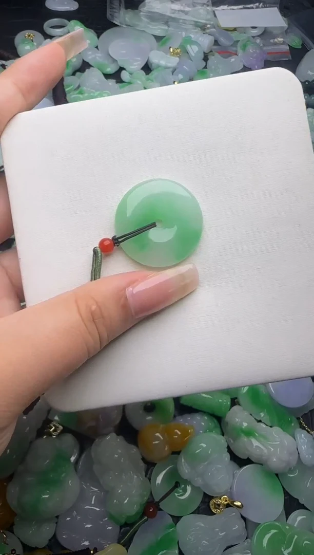 翡翠未镶嵌颈饰天然缅甸翡翠吊坠