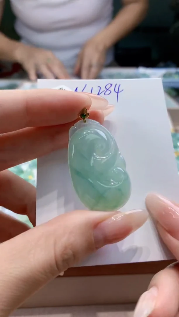 翡翠未镶嵌颈饰天然缅甸a货翡翠