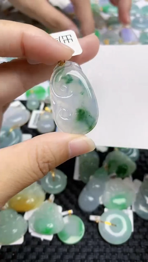 翡翠18K金镶嵌颈饰天然A货翡翠