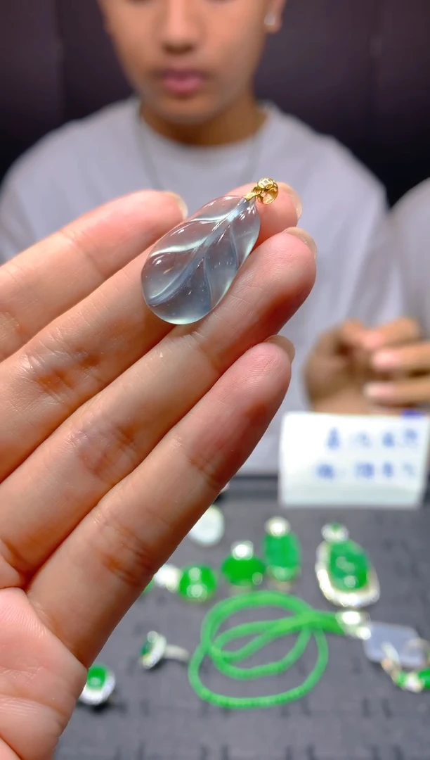 18K金镶嵌定制翡翠92多样性发货（发其一）