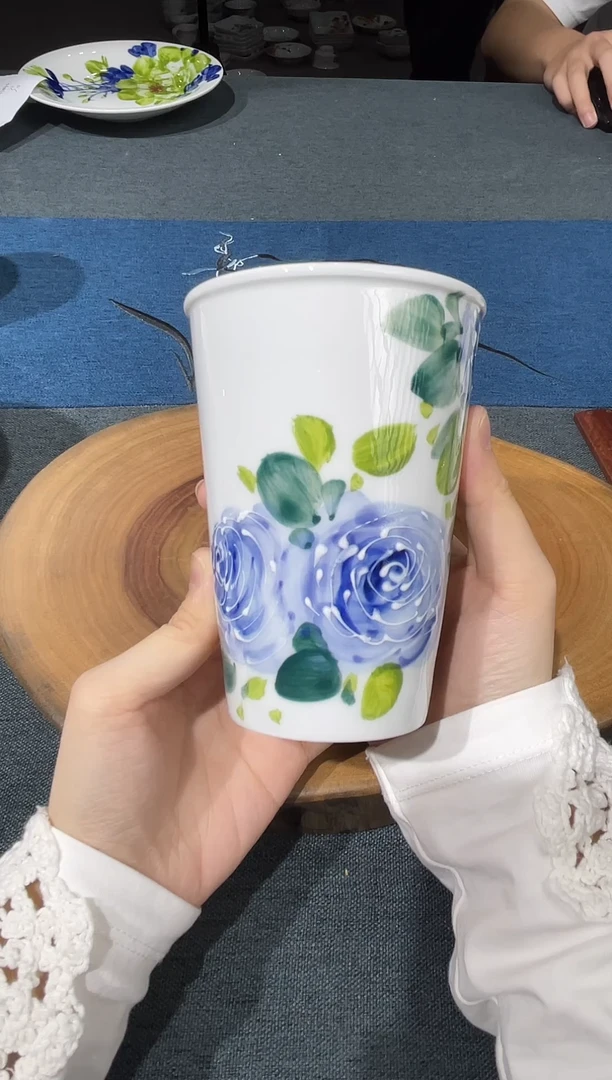 杯子景德镇釉下彩蓝玫瑰可乐杯