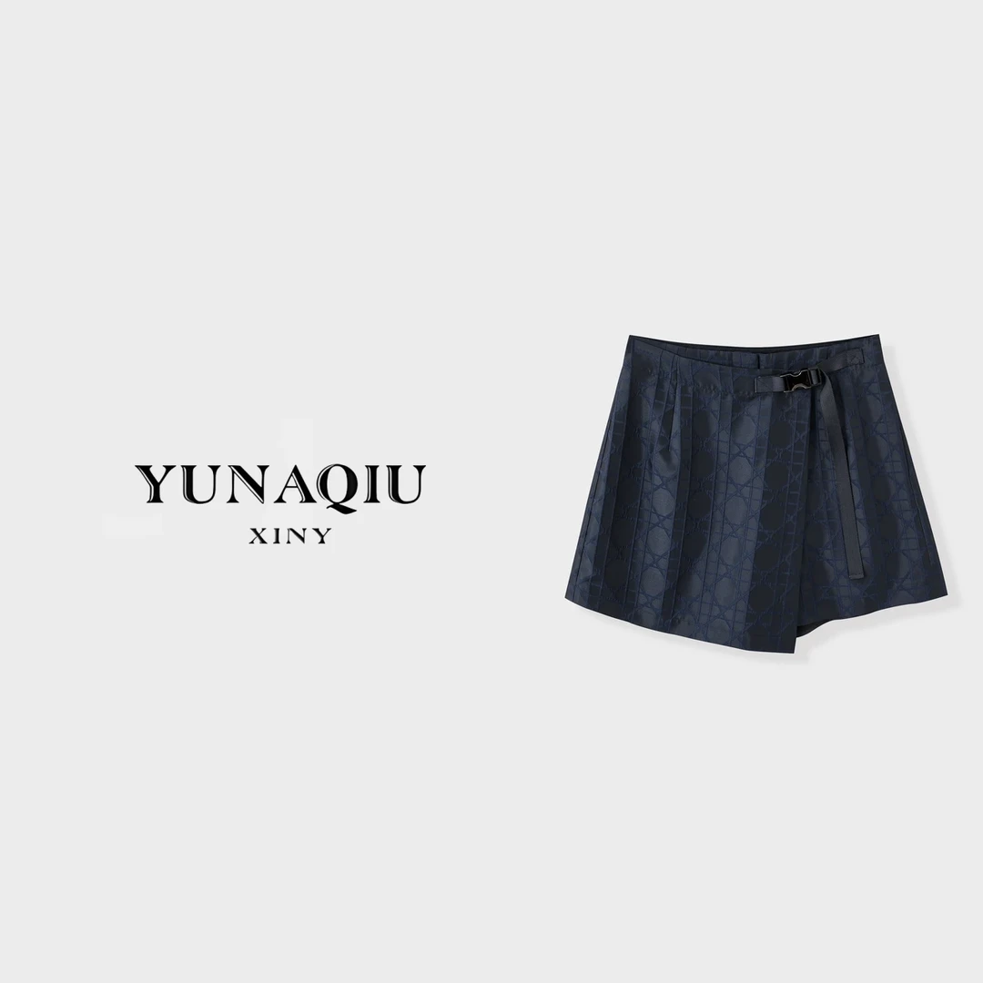 YUNAQIU 百搭女士气质休闲裤轻奢时尚短裤-9253