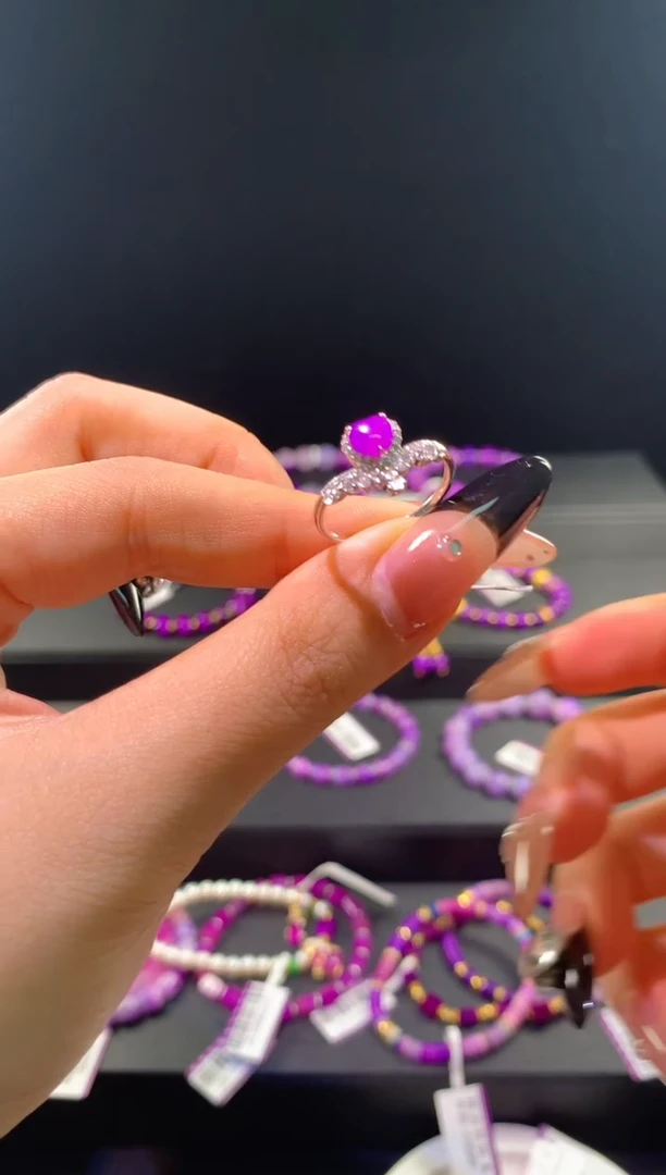 苏纪石（舒俱来）18K金镶嵌.戒指