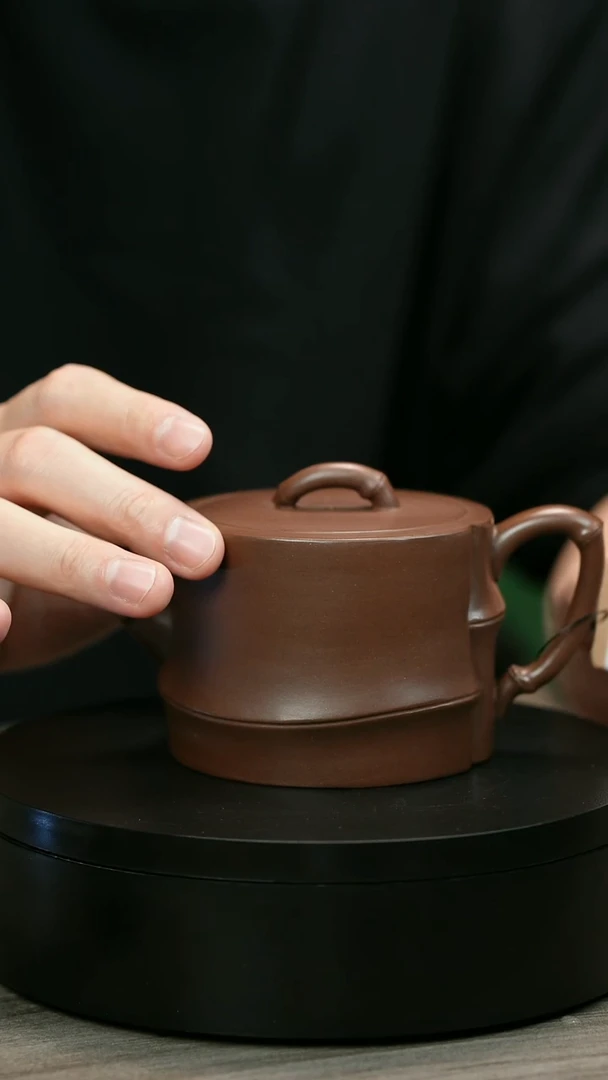 茶壶紫砂老****行H2165赵信军光素竹节