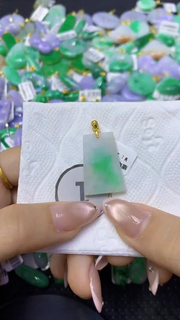 颈饰未镶嵌翡翠天然缅甸翡翠A货