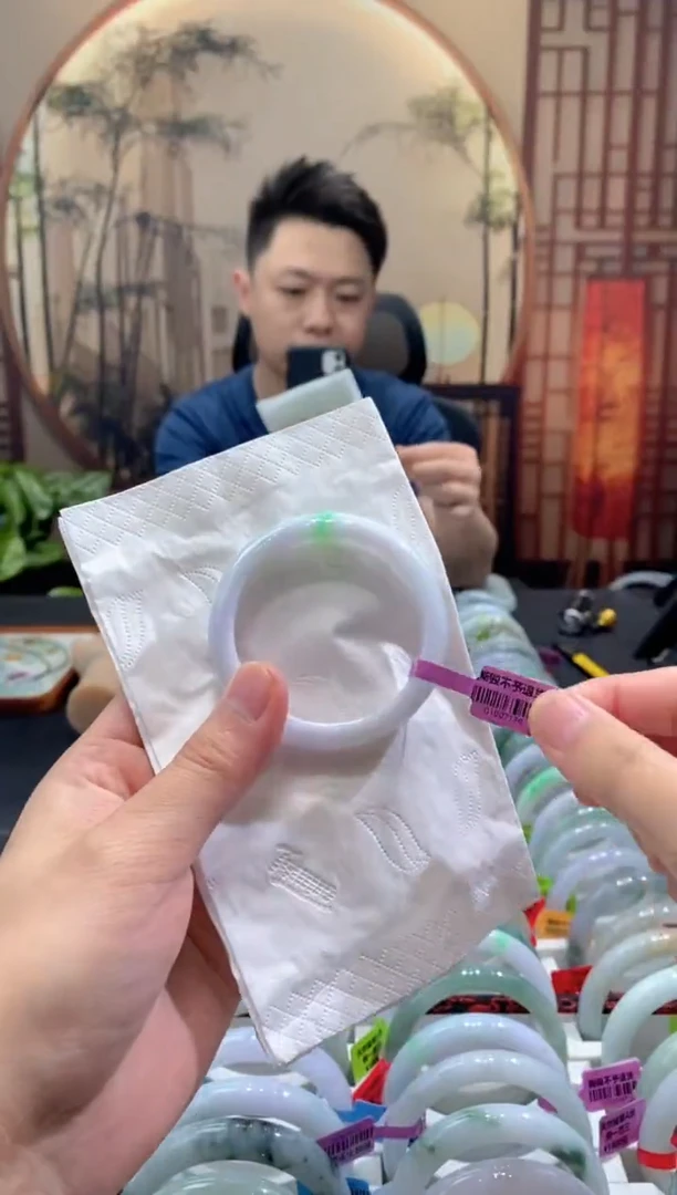未镶嵌手镯翡翠000058176