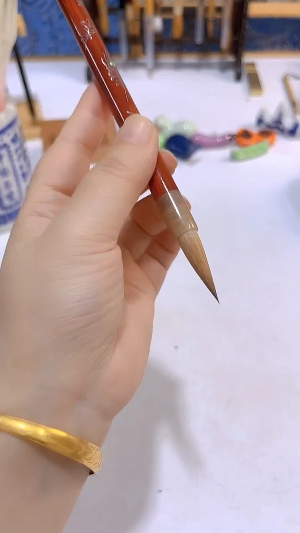 霓裳 羽 银丝螺钿牛角杆黄狼1支
