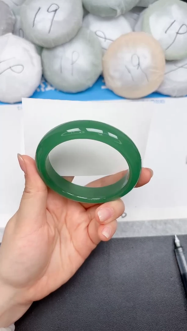 未镶嵌手镯石英质玉112/58.1