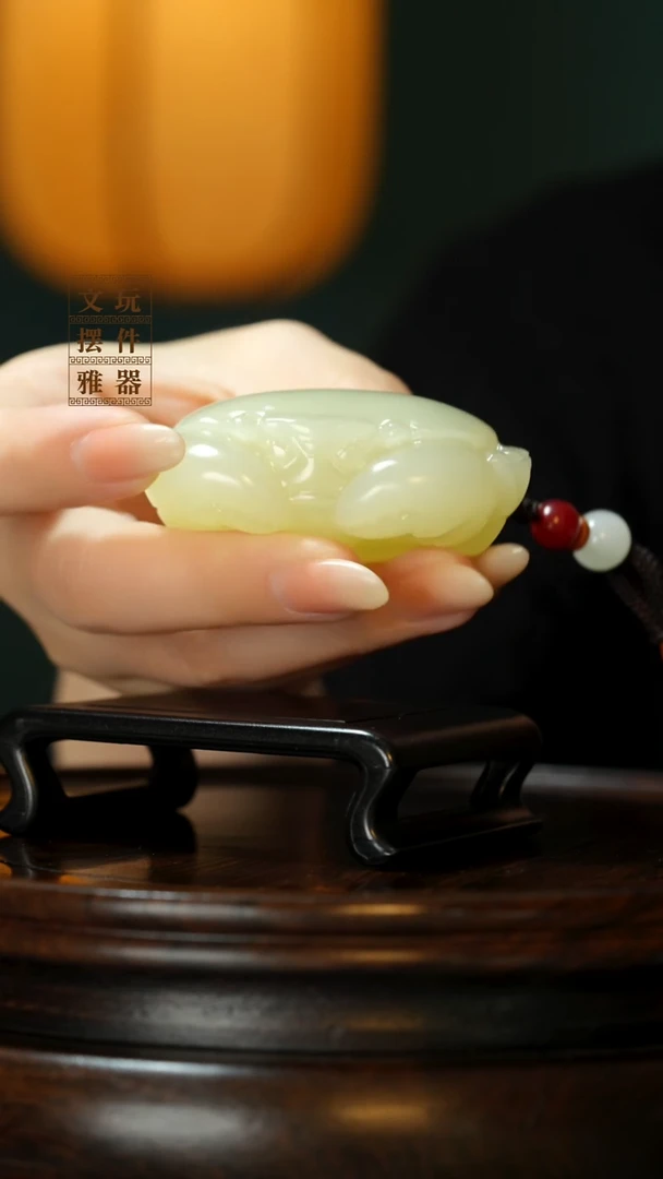 玉《八方来贝寸》手把件摆件