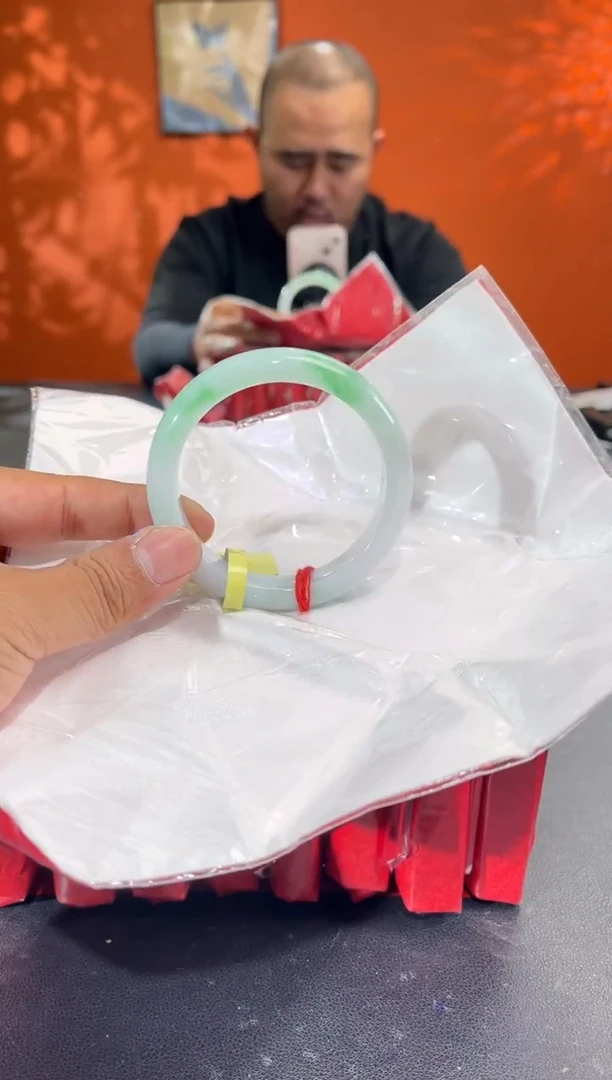 未镶嵌手镯翡翠2