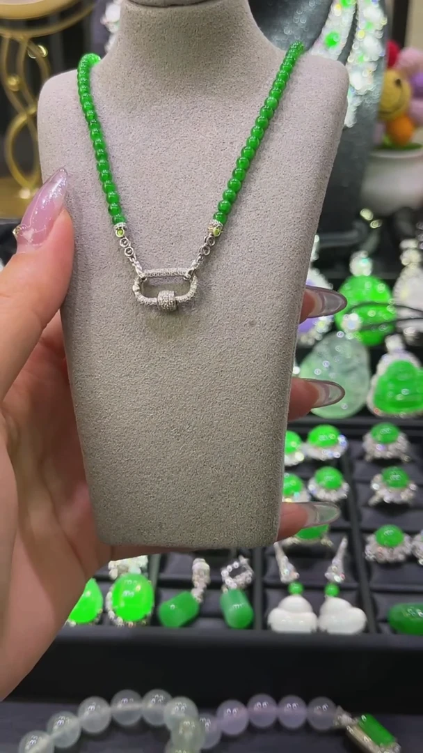 颈饰18K金镶嵌翡翠珠串