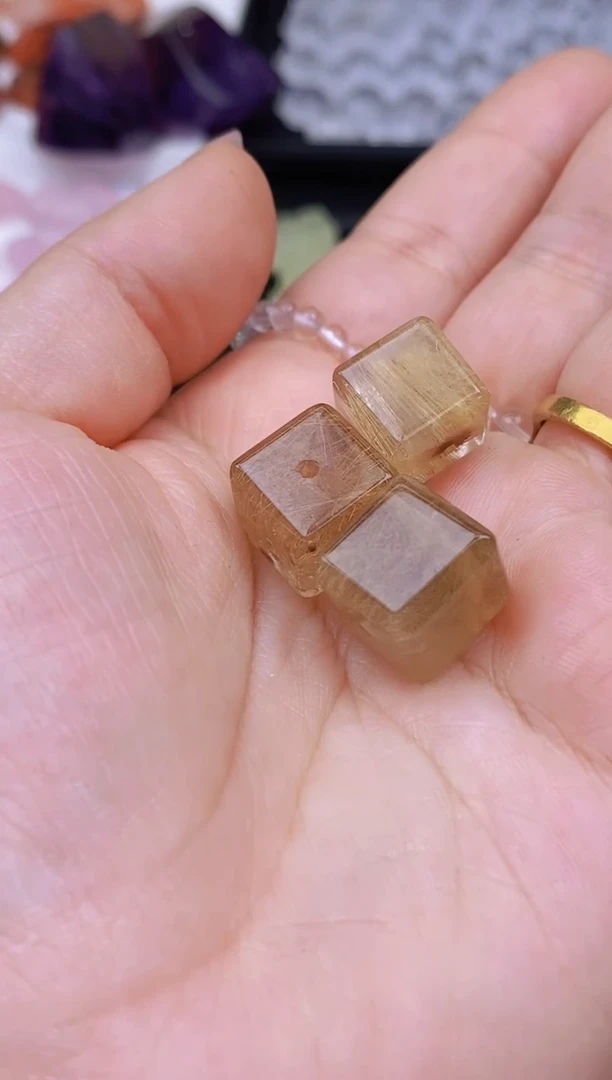 【闪购商品】水晶吊坠(不含链)未镶嵌46a拍二发一