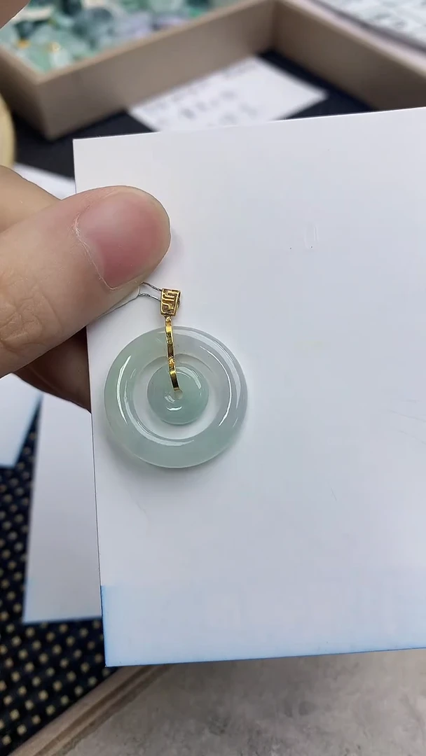 翡翠未镶嵌颈饰天然缅甸A货翡翠