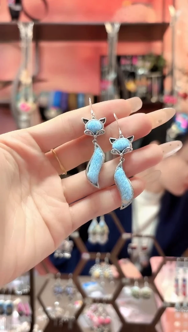 织绣云织谣民族风精美饰品   244