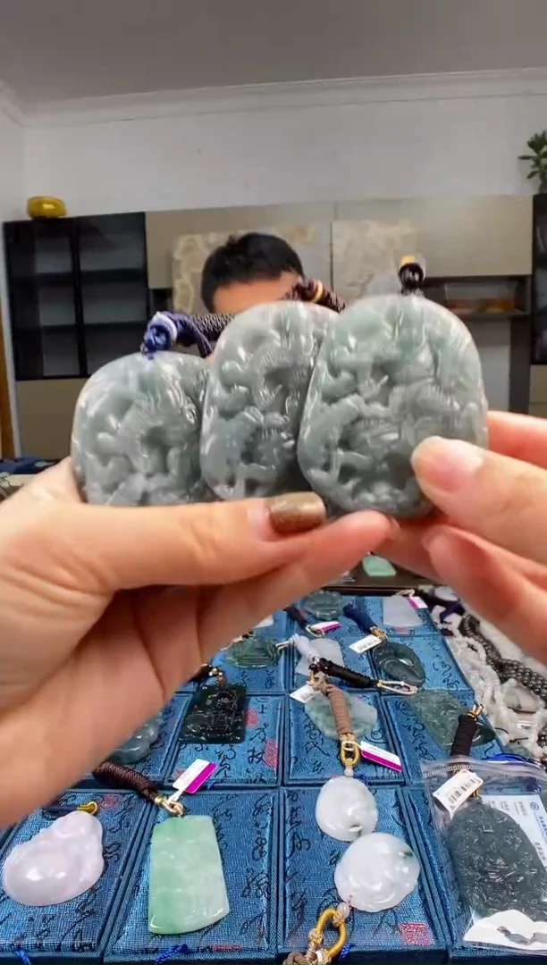 颈饰未镶嵌翡翠多样性发其一