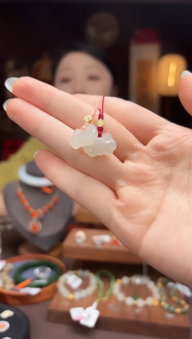 【闪购商品】和田玉1551冰底宝宝锁多样性发其一g56未镶嵌-