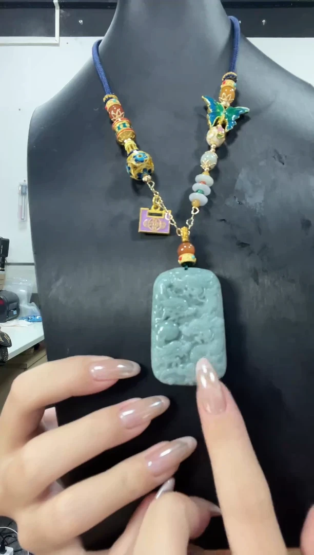 翡翠未镶嵌颈饰MFC080104多样性发一