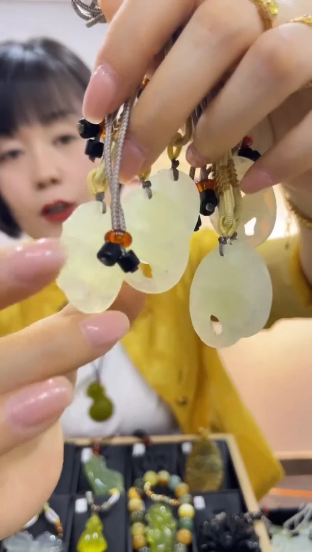 岫玉未镶嵌吊坠多样性随机发一