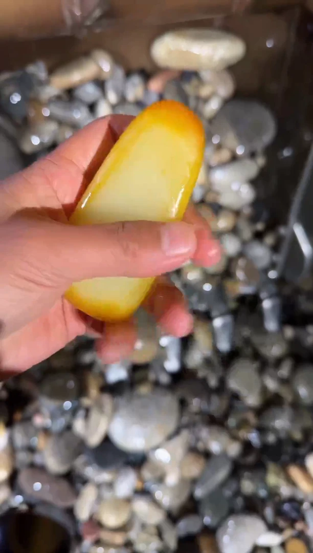 未镶嵌和田玉（糖玉）挂件99