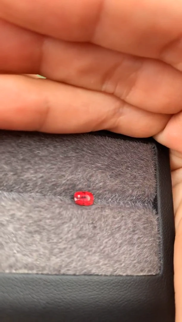 未镶嵌裸石定制尖晶石枕型 绝地 0.46ct