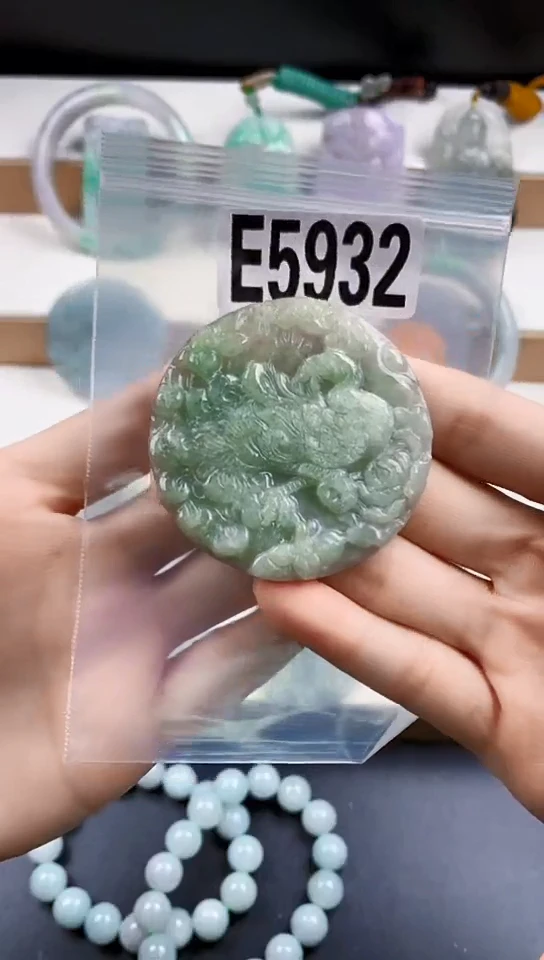 颈饰未镶嵌翡翠天然翡翠吊坠挂件