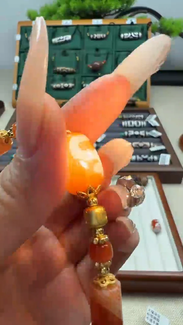 玛瑙/玉髓（覆膜）颈饰合金57微瑕随机发货