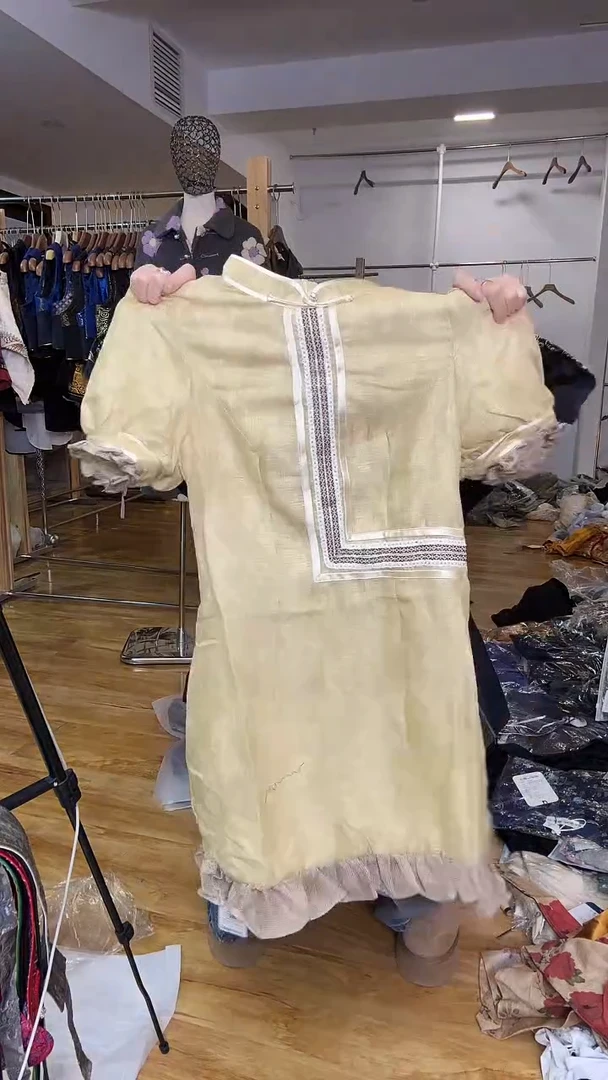 连衣裙       M码       80-105斤